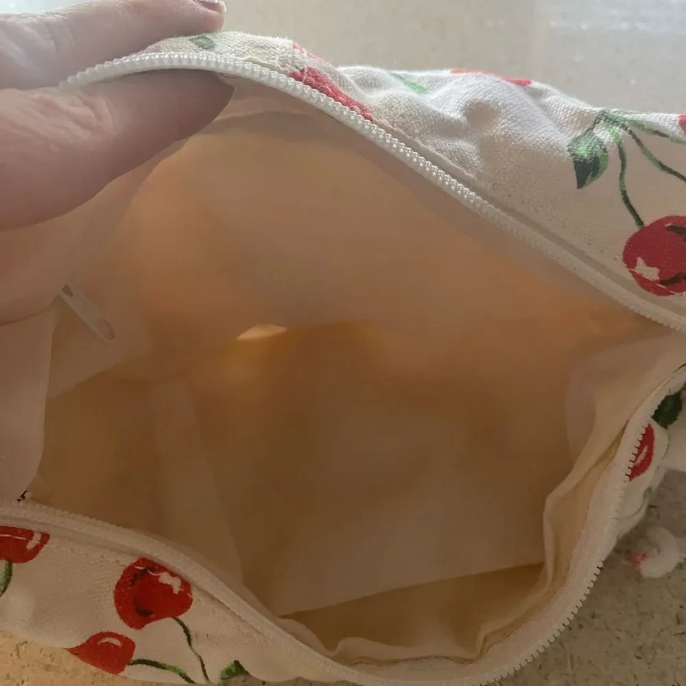 Women’s foldable cherry purse